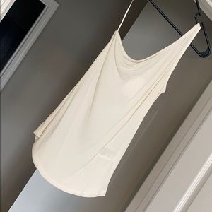 One shoulder top 💓